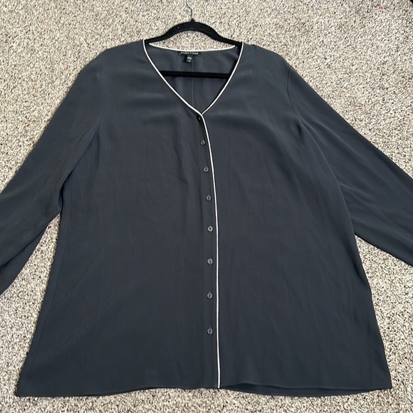 Eileen fisher slik dark gray button down vneck blouse size large - Picture 7 of 7